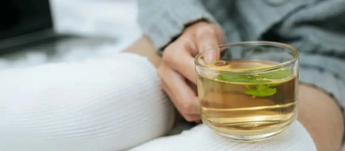 Cómo calmar los nervios y la ansiedad con una infusión relajante natural